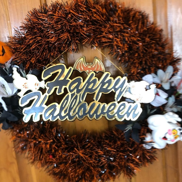 Handmade Halloween Wreath with Vintage Accents - Picture 4 of 7